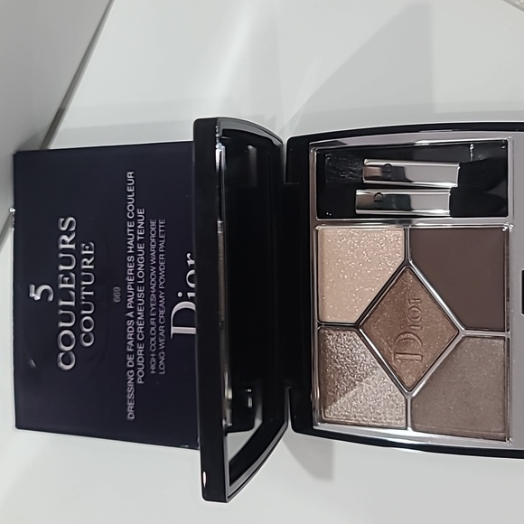 💚 DIOR #669 SOFT CASHMERE Diorshow 5 Couleurs Eyeshadow Palette ✔️ NEW IN BOX - Picture 6 of 8